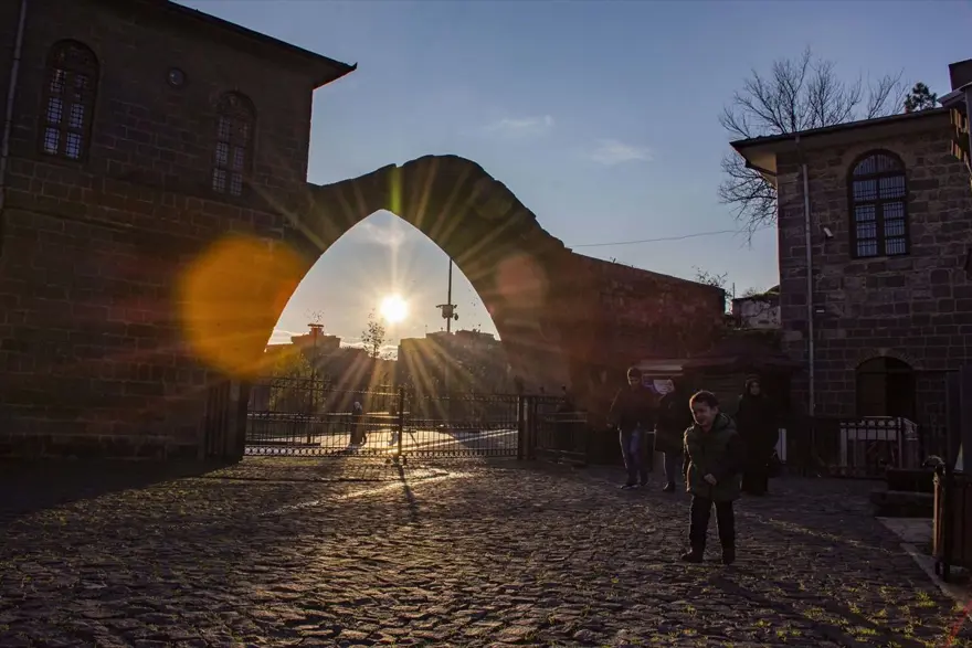 diyarbakır, mardin, hilar mağaraları, evliyalar diyarı, asur krallığı, dara antik kenti, ipek yolu 1 diyarbakır, mardin, hilar mağaraları, evliyalar diyarı, asur krallığı, dara antik kenti, ipek yolu 1
