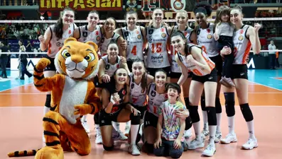 Eczacıbaşı, Galatasaray'ı 3-2 ile geçti ve Şampiyonlar Ligi'ne katılma hakkı elde etti