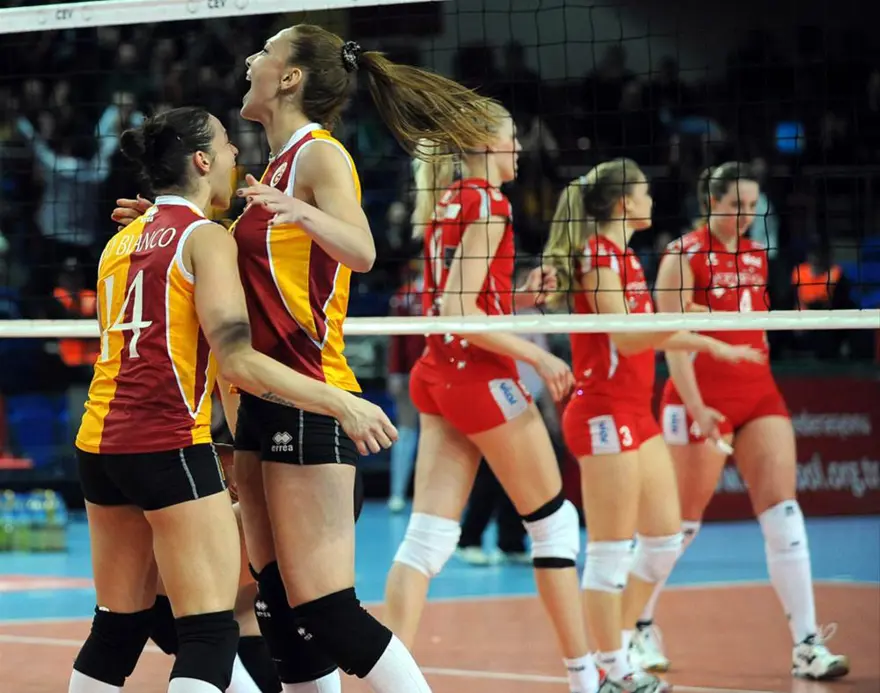 Galatasaray kupanın ucundan tuttu 