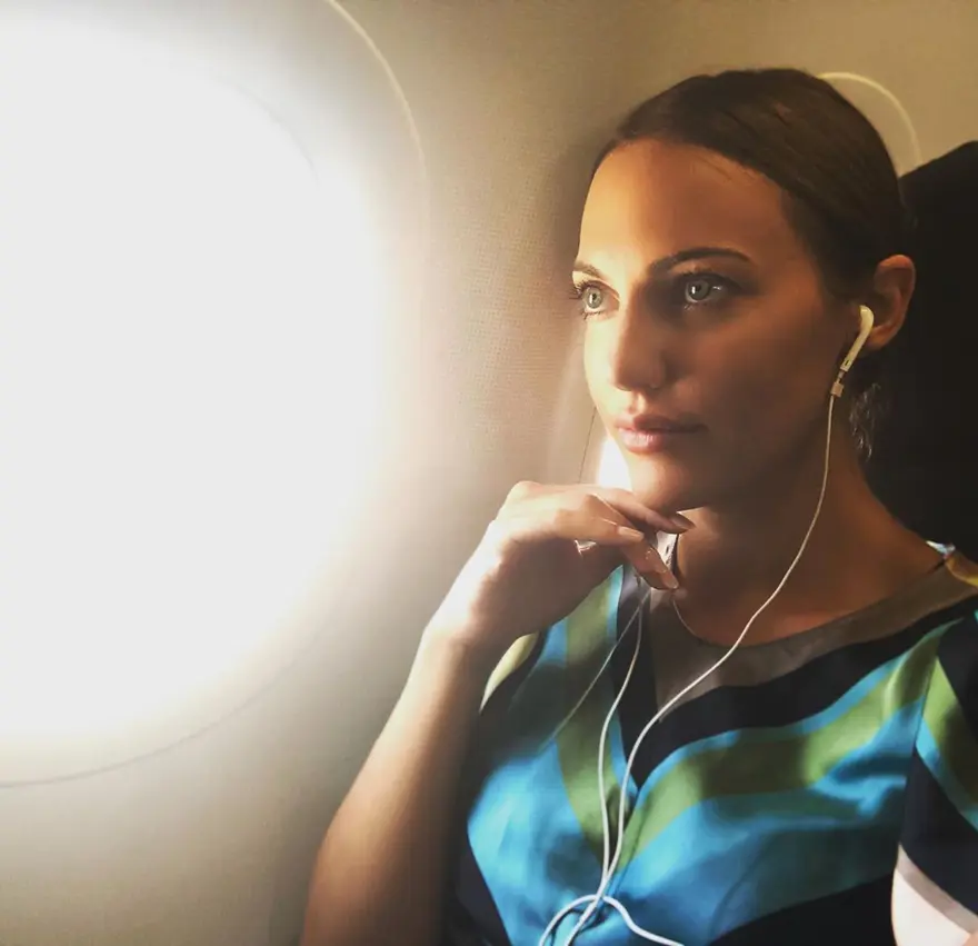 Uçakta rahatsızlanan Meryem Uzerli hastaneye kaldırıldı 1