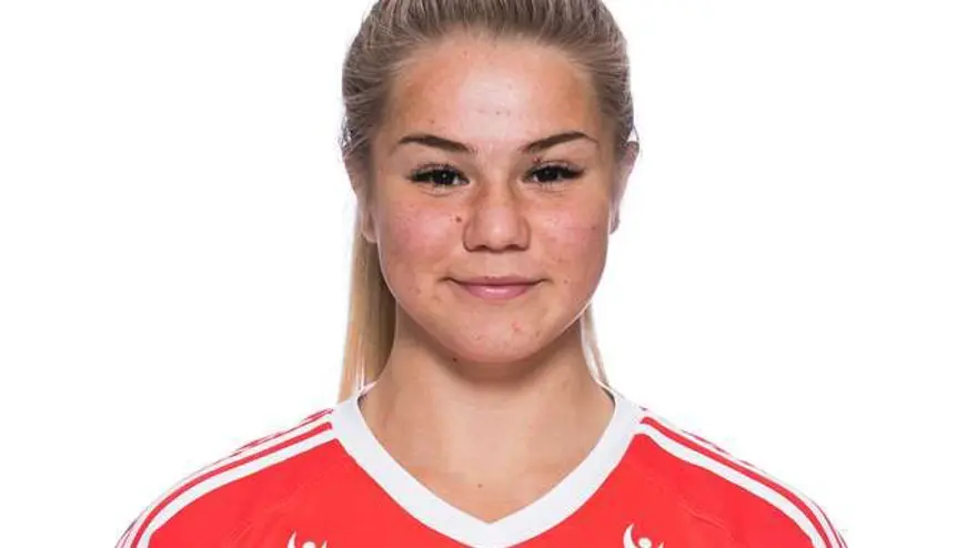 İsveç, Müslüman olan kadın futbolcuyu konuşuyor 7