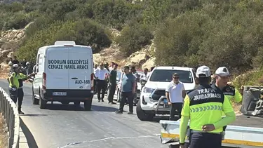 Hafif ticari araçla çarpıştı, motosiklet sürücüsü öldü