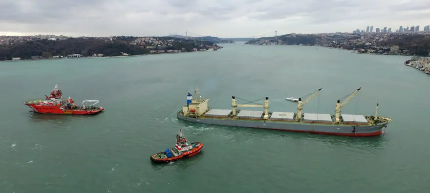 Karaya oturan gemi bugün de kurtarılamadı 3 Karaya oturan gemi bugün de kurtarılamadı 3