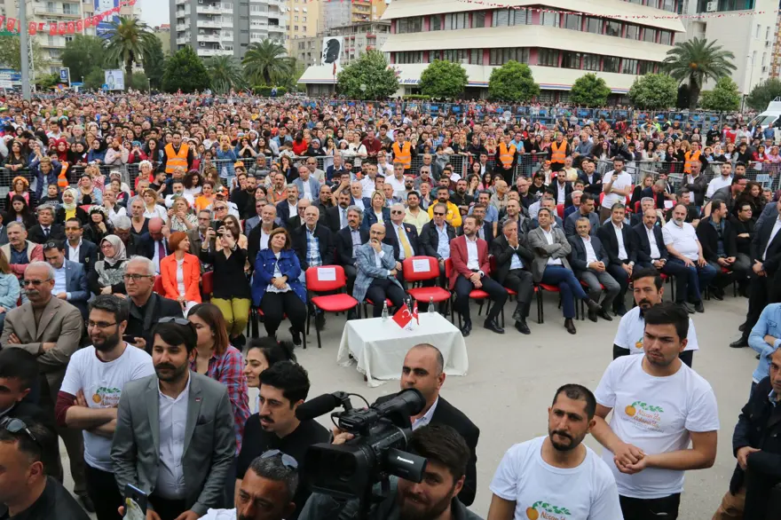 Adana'da renkli Portakal Çiçeği Karnavalı korteji 48 Adana'da renkli Portakal Çiçeği Karnavalı korteji 48