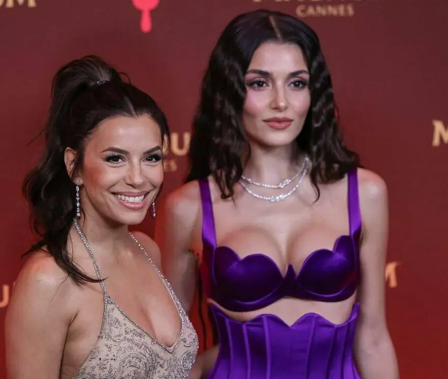 Hande Erçel Cannes'da 1 Hande Erçel Cannes'da 1