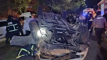 Hafif ticari araç takla attı: 2 yaralı