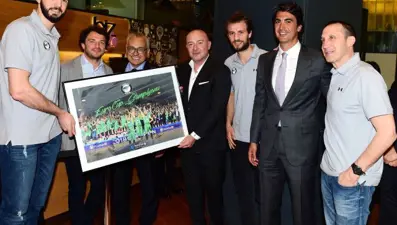 Darüşşafaka Basketbol Takımı'ndan Ferit Şahenk'e ziyaret