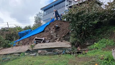 Ordu'da kuvvetli sağanak: İstinat duvarı yıkılan ev boşaltıldı