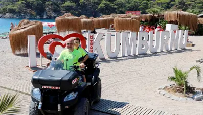 ATV motorlu 112 Acil Servis ekibi sahillerde hayat kurtarıyor