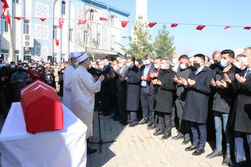 Gara şehidi Aydın Köse son yolculuğuna uğurlandı (Cenazede Kürtçe ağıtlar yakıldı) 10