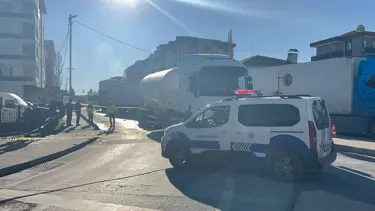 Pazar alışverişinden dönen yaşlı adam tankerin altında kaldı