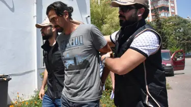 FETÖ'cü yarbay kendini "rehber" olarak tanıtmış