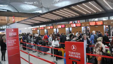 İstanbul'daki havalimanlarında Ramazan Bayramı yoğunluğu