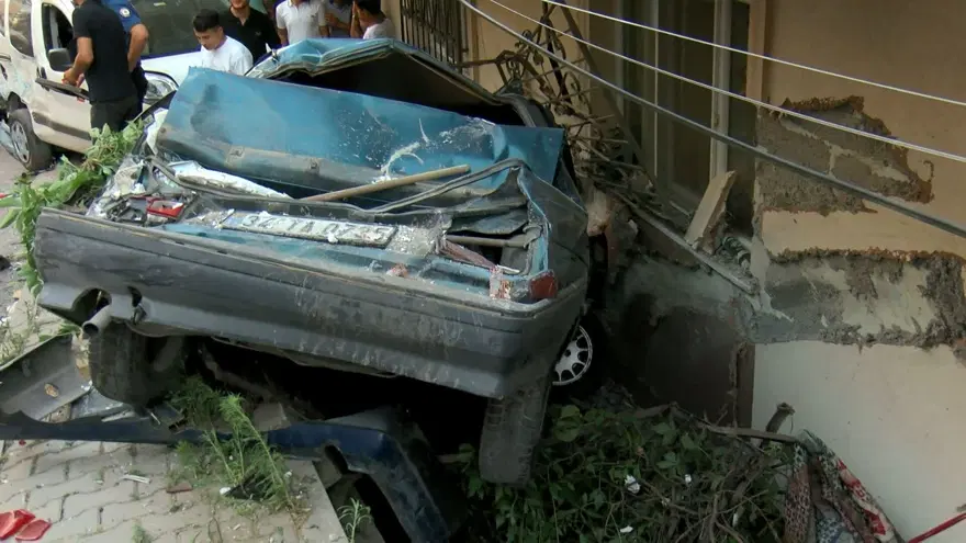 İstanbul'da kayan vinç 23 aracı biçti: Ortalık savaş alanına döndü 7