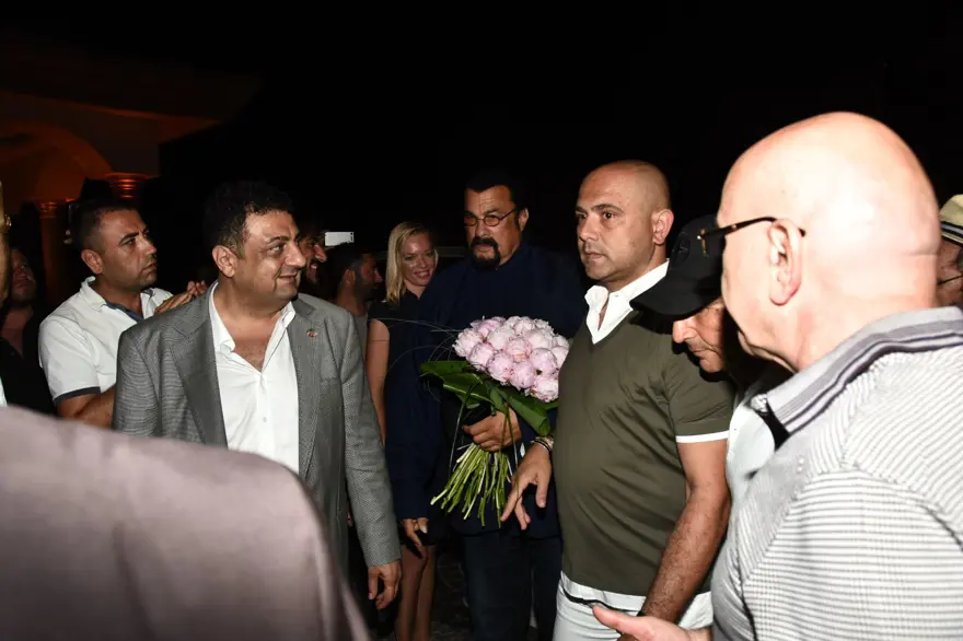 Bodrum'a gelen ABD’li aktör Steven Seagal’ın beklenmedik kaprisleri 1