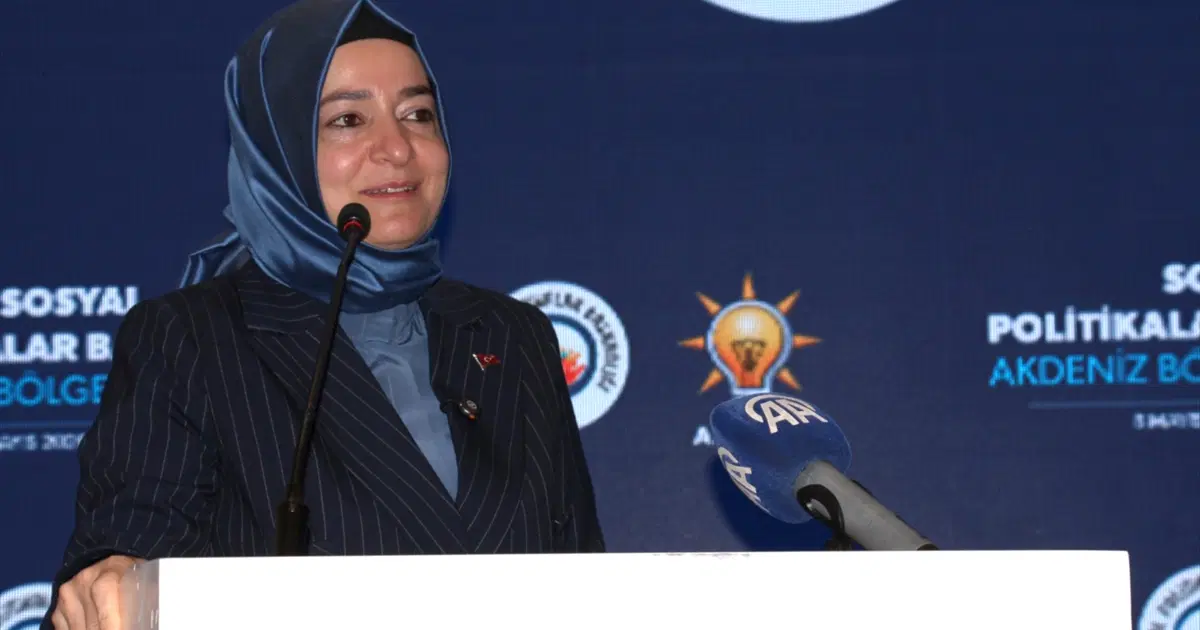 Fatma Betül Sayan Kaya: Tüm görevlerimden affımı istedim