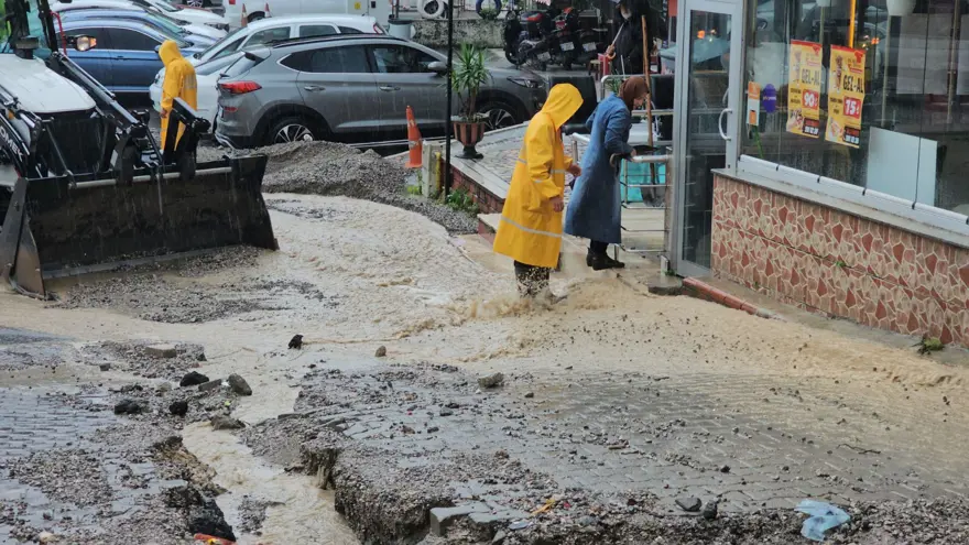 "ZORUNLU OLMADIKÇA TRAFİĞE ÇIKILMASIN" 7