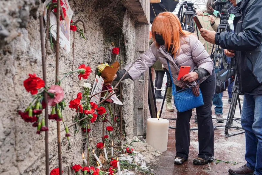 Uğur Mumcu, ölümünün 29'uncu yılında anıldı Uğur Mumcu, ölümünün 29'uncu yılında anıldı