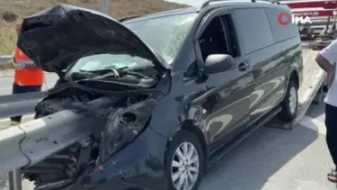 İstanbul Havalimanı yolunda kaza: Bariyere ok gibi saplandı