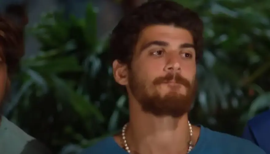 Mehmet Ali Erbil kızı Yasmin'in sevgilisi Yiğit Poyraz'ı savundu: Survivor insana neler yaptırıyor 3 Mehmet Ali Erbil kızı Yasmin'in sevgilisi Yiğit Poyraz'ı savundu: Survivor insana neler yaptırıyor 3