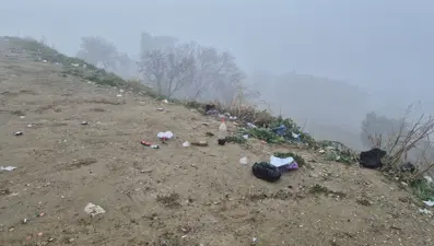Şehrin en güzel manzarası çöplerle kaplandı