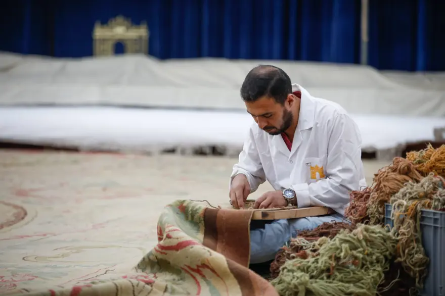 Dolmabahçe Sarayı'nın 119 yıllık halısı restore ediliyor 8