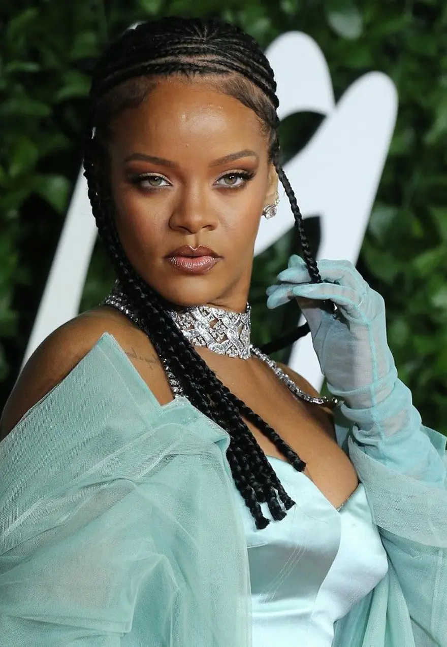 Rihanna'nın Super Bowl tanıtımı yeni albümün habercisi mi? 4