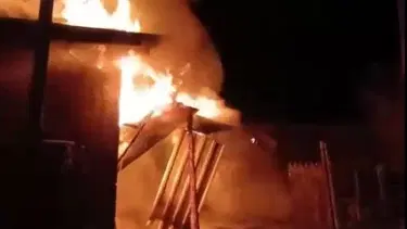 Karabük'te iki ev küle döndü