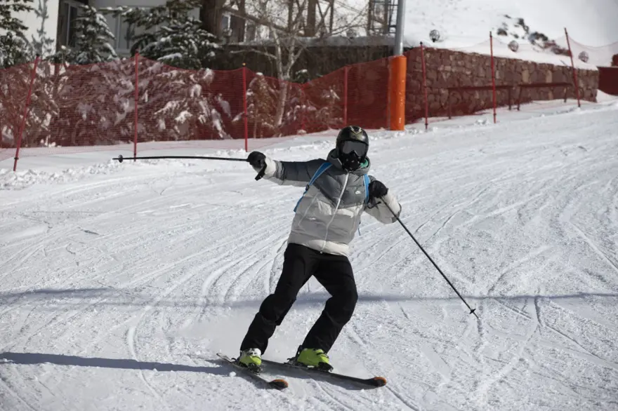 Sezona başlayan Palandöken ilk günden doldu 2