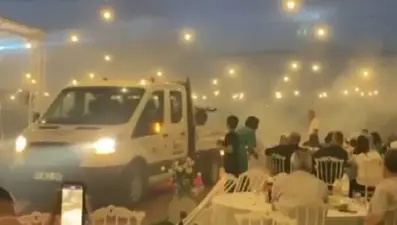 Düğünü sivrisinek basınca, ilaçlama ekibi yardıma koştu