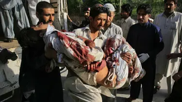 Pakistan'da intihar saldırısı: 80 ölü
