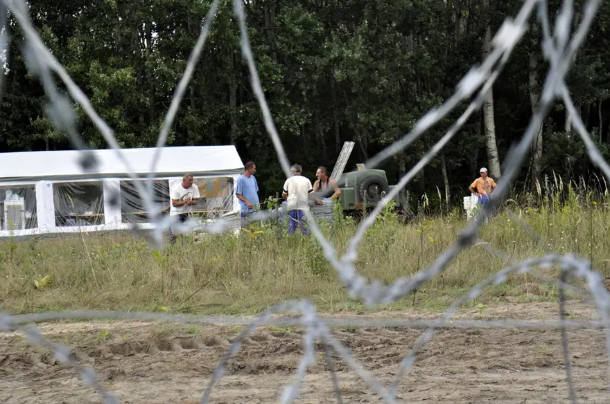 Macaristan-Sırbistan sınırına tel örgü 18 Macaristan-Sırbistan sınırına tel örgü 18