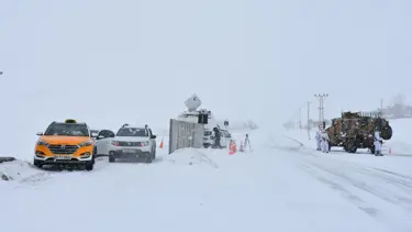 Van'daki çığ felaketini soruşturmak için 3 müfettişe görev (Arama çalışmalarına tipi engeli)