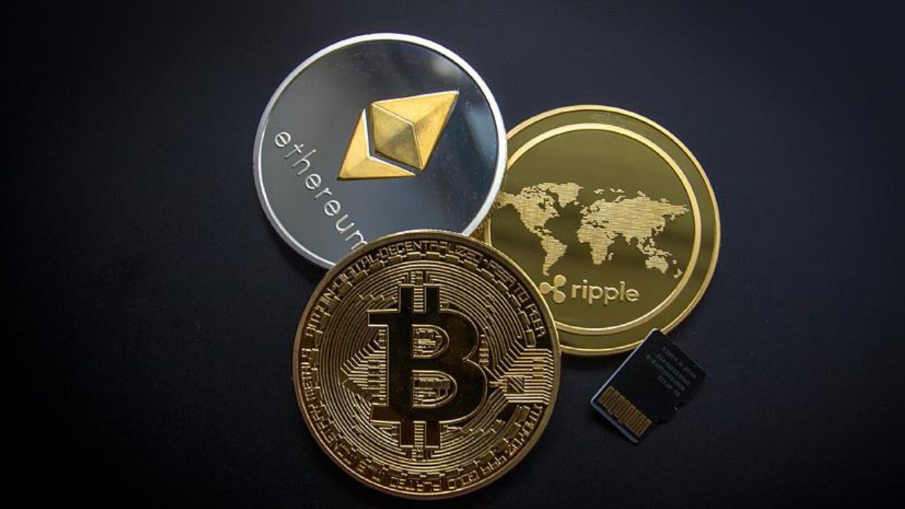 XRP ETF’lerinde belirsizlik sürüyor: SEC kararını erteledi, yeni başvurular geliyor