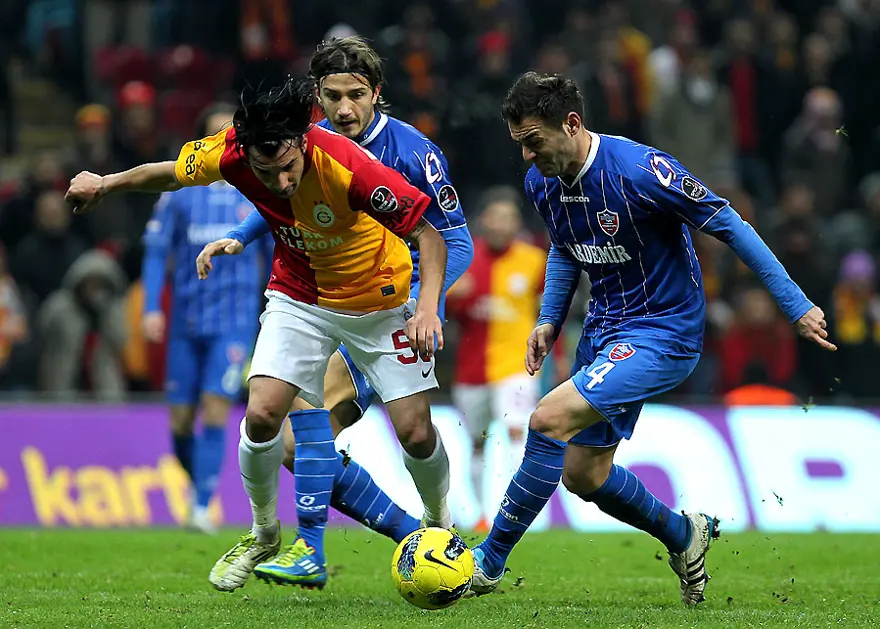 Galatasaray 9'da 9 yaptı 22 Galatasaray 9'da 9 yaptı 22