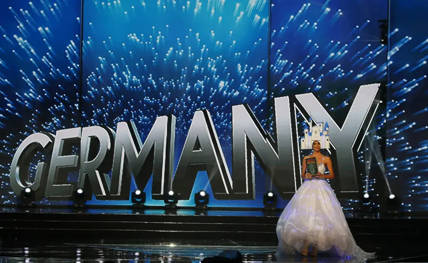 Miss Universe yarışmasında kıyafetler de yarışıyor 8