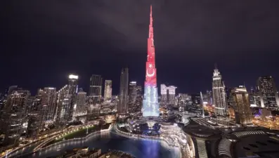 BAE'de Cumhurbaşkanı Erdoğan hazırlığı | Burj Khalifa'ya Türk Bayrağı yansıtıldı