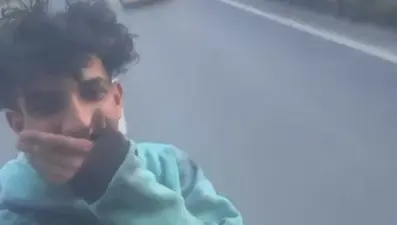 İETT otobüsünün arkasında tehlikeli yolculuk