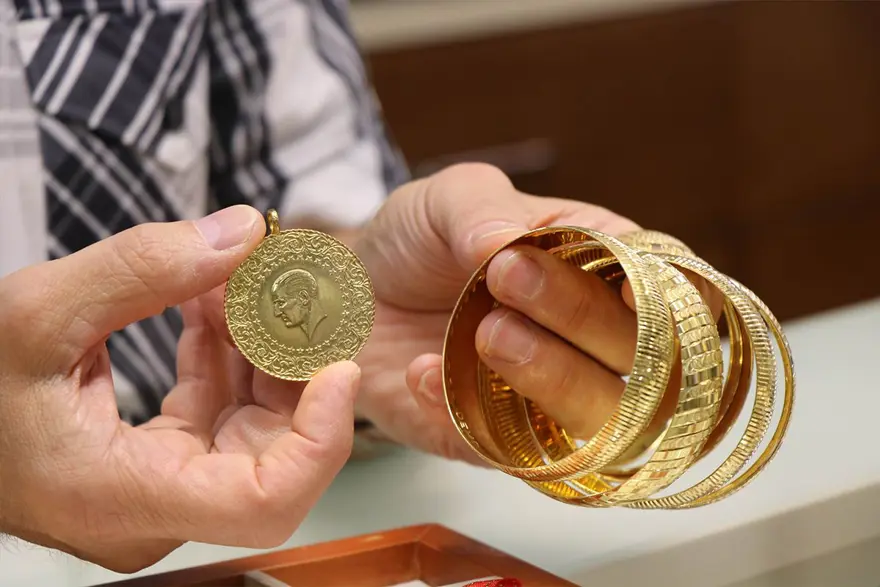 Bugün altın ne kadar? 3 Haziran son dakika canlı altın fiyatları: Gram ve çeyrek kaç TL oldu? 5