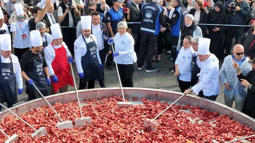 "DÜNYANIN EN BÜYÜK SUCUKLU YUMURTASI" 3 "DÜNYANIN EN BÜYÜK SUCUKLU YUMURTASI" 3