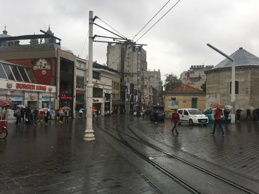 İSTANBUL'DA BUGÜN HAVA NASIL? 1