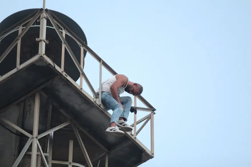 Antalya'da intihar girişimini film gibi izlediler 13