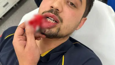 Tekstilci iş insanıile oğlundan hasta taşıyan ambulans şoförüne saldırı