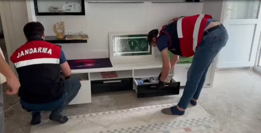 Tahliye vaadiyle dolandırıcılık çetesine operasyonda 1’iavukat 9 tutuklama 2 Tahliye vaadiyle dolandırıcılık çetesine operasyonda 1’iavukat 9 tutuklama 2