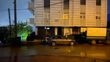 Yanında çalışan kişiyi bıçakla öldürdü