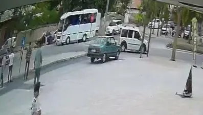 Trafikte demir parçasıyla saldırı
