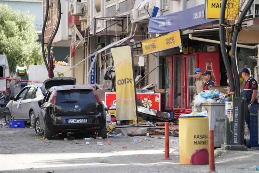 İzmir Torbalı’da patlama sonrası hasar tespit çalışmalarıbaşladı 1