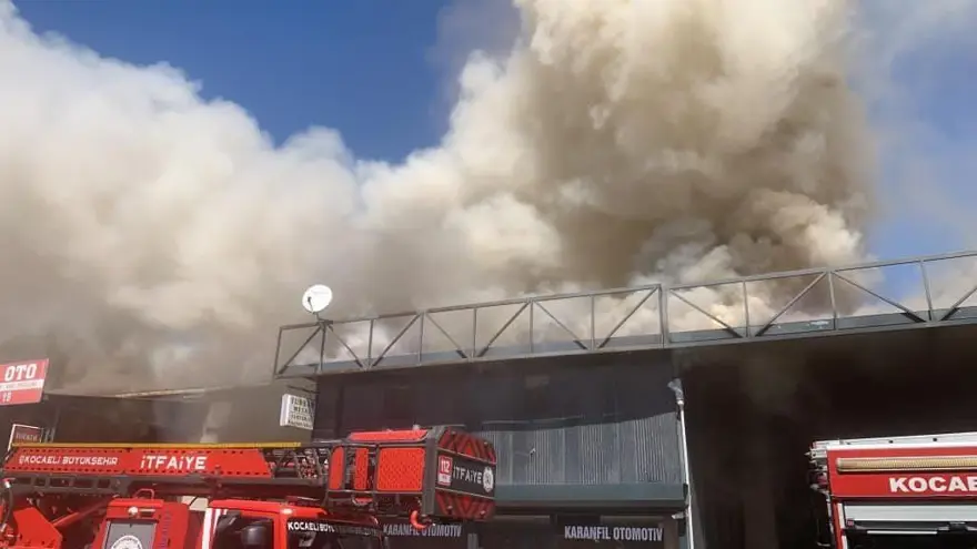 Yedek parça dükkanında yangın Yedek parça dükkanında yangın
