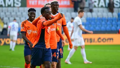 Başakşehir, sahasında 3 puanı 2 golle aldı