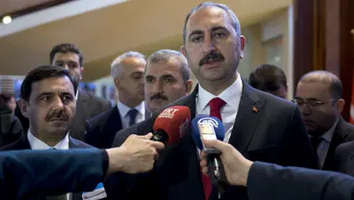 Adalet Bakanı Gül: Türkiye, operasyonu uluslararası hukuk çerçevesinde sürdürmektedir